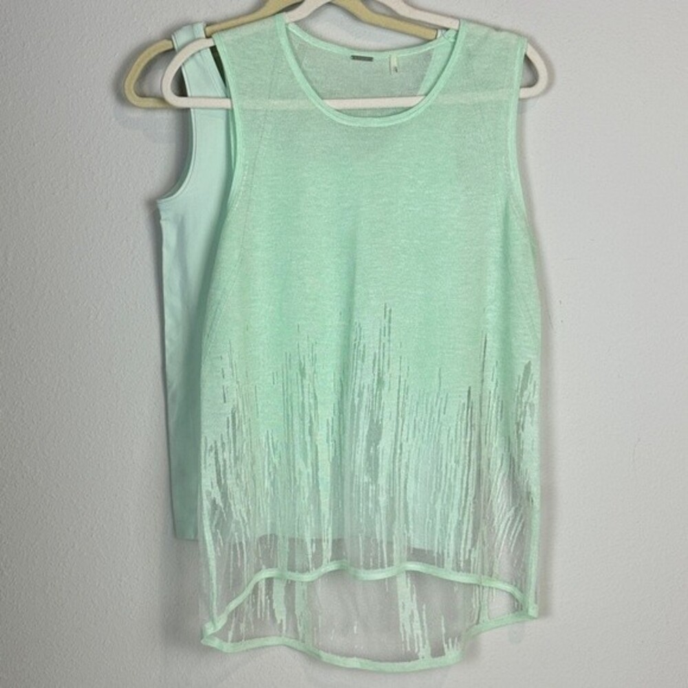 Elie Tahari Lightweight Delicate Knit Top & Cami Set Light Green L